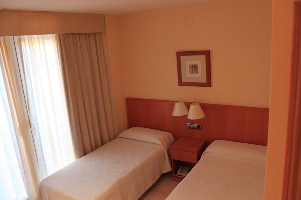Del Port Hotel *